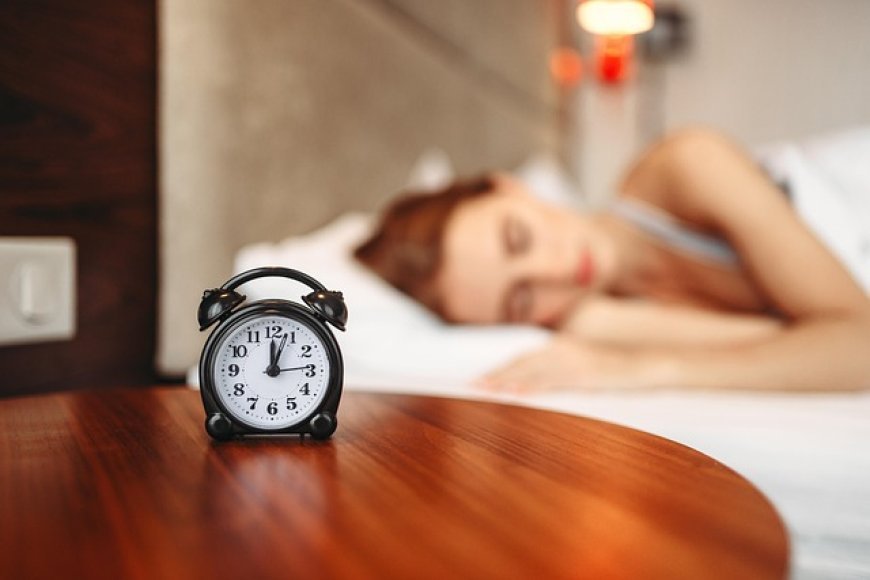 How Early Risers Affect Your Sleep and Chronotype